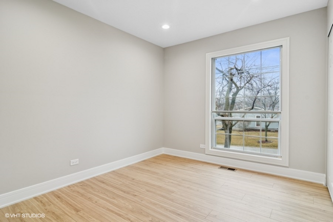 Building Photo - 23726 N Overhill Dr