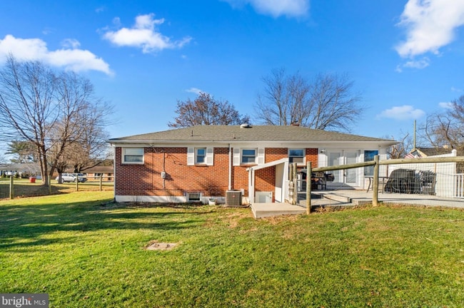Building Photo - 11837 Robinwood Dr