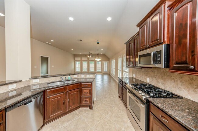 Building Photo - 29011 Davenport Dr