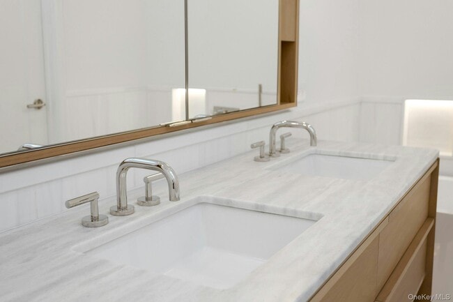 Building Photo - 4 Lighthouse Lndg