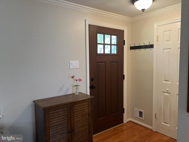 Building Photo - 9015 Piney Grove Dr