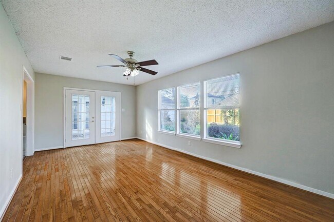 Building Photo - 1255 Kinley Ln