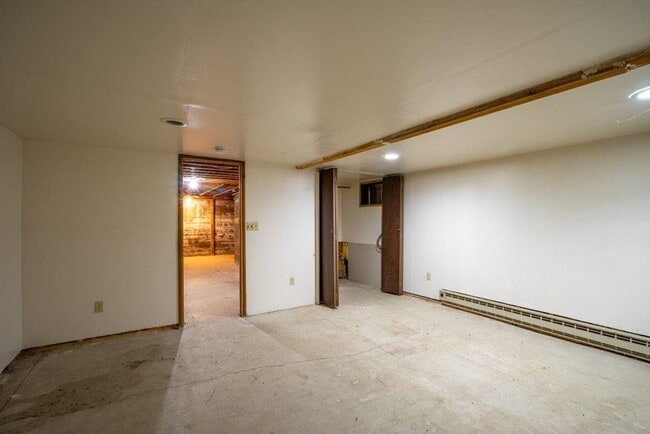 Building Photo - 3 bed 2 bathroom home in Newport