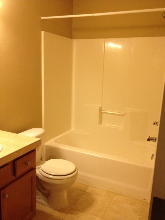 Building Photo - 58992 Greenbrier Loop