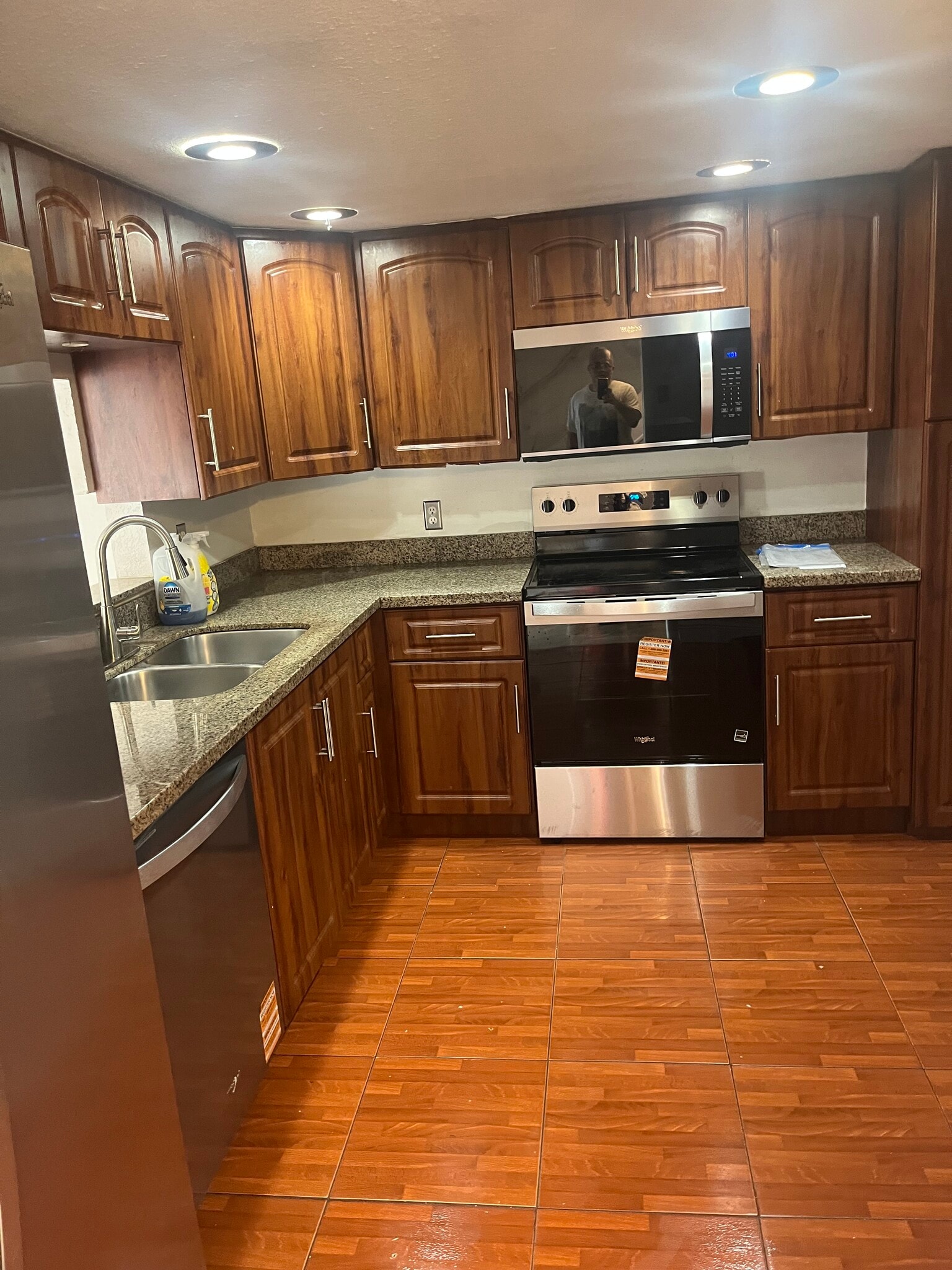 Building Photo - 4112 Inverrary Dr