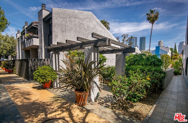Building Photo - 1937 S Beverly Glen Blvd