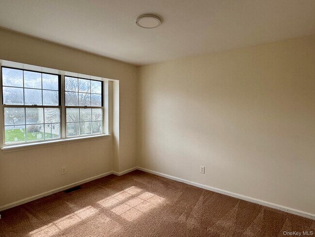 Building Photo - 47 Brick Pond Rd
