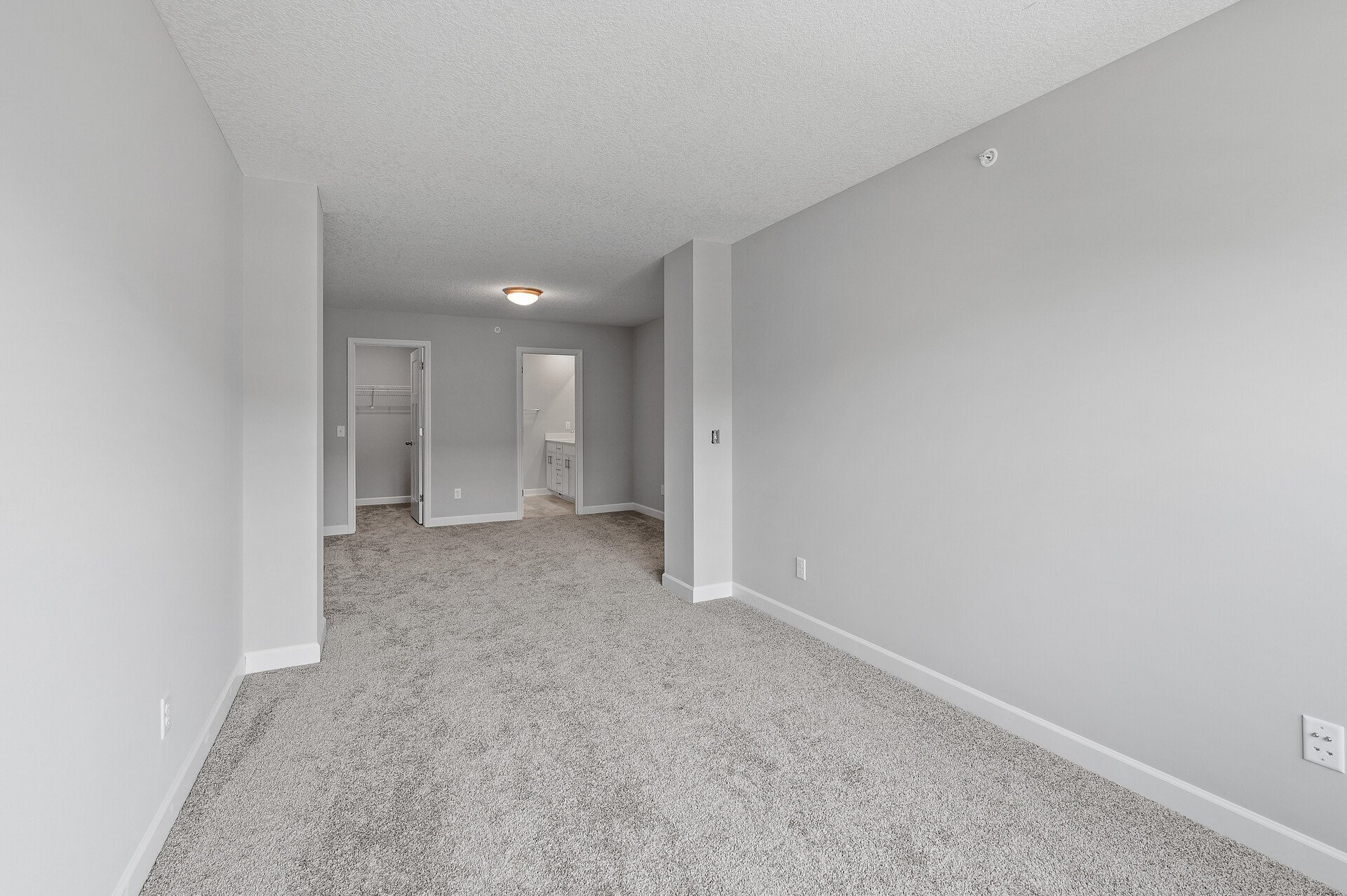 Building Photo - 15008 Ahena Curv