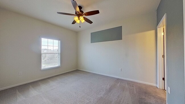 Building Photo - FIRST MONTH FREE OF RENT IF MOVE IN BY JUN...