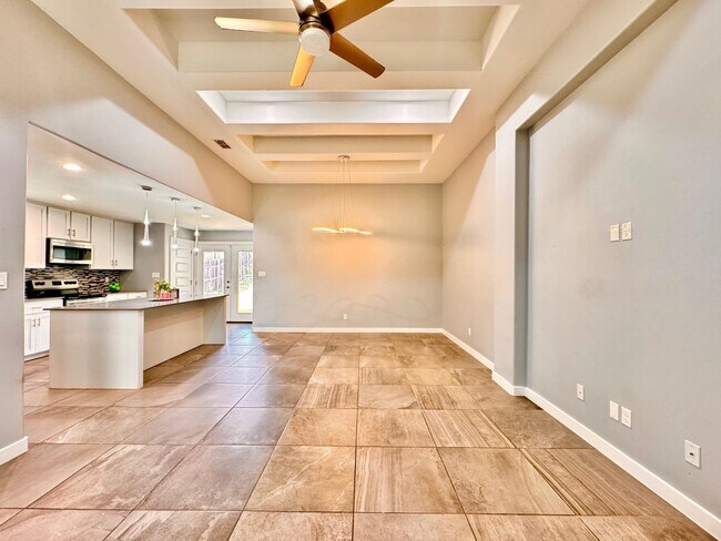 Building Photo - 1009 La Muralla St