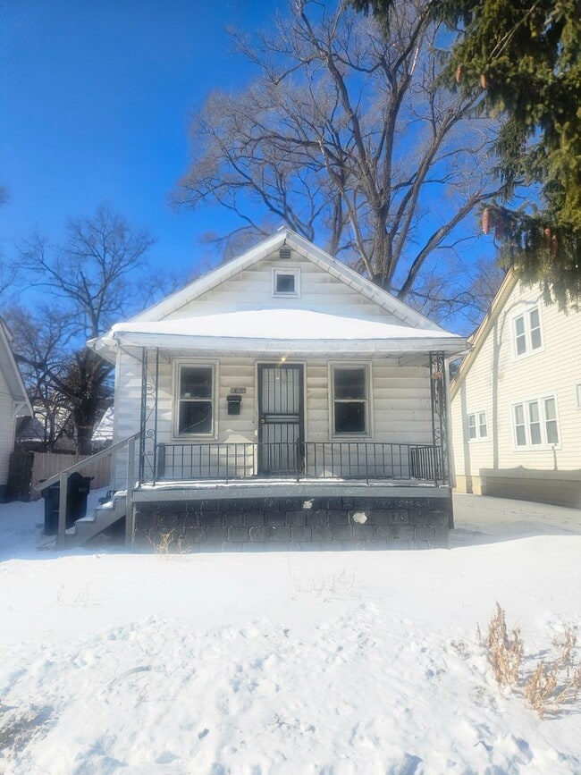 Building Photo - 2bd/1 bath Single Family Home!
