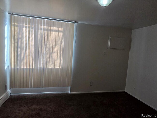 Building Photo - 19131 Lahser Rd