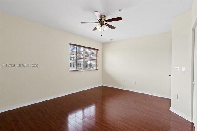 Building Photo - 12421 SW 50th Ct