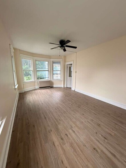 Building Photo - 754 3rd Ave