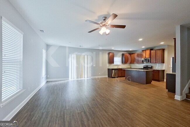 Building Photo - 140 Mandy Ln