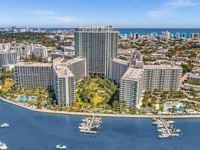 Building Photo - 1500 Bay Rd