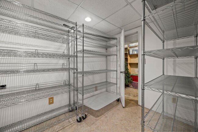 Building Photo - 5353 Green Valley Ct