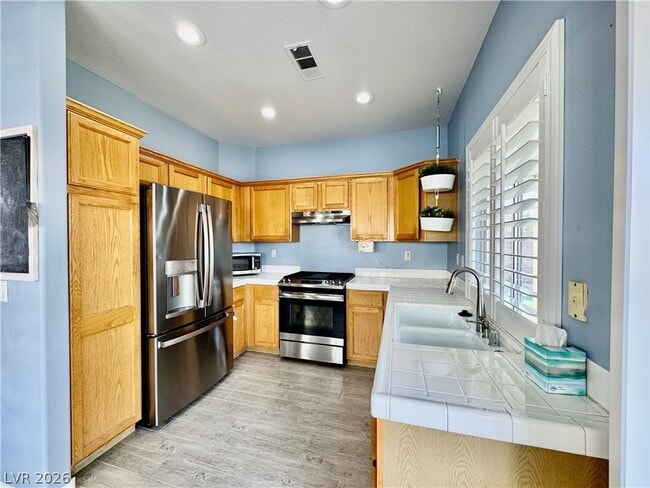 Building Photo - 8645 Emerald Grove Way