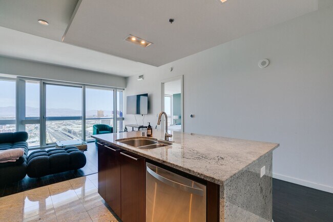 Building Photo - 4471 Dean Martin Dr