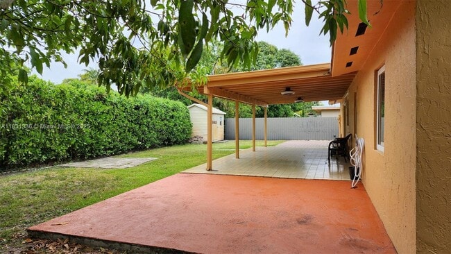 Building Photo - 5460 SW 133rd Ct
