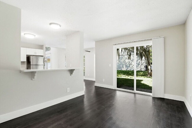 Building Photo - 10669 Satinwood Cir
