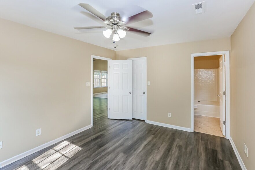 Building Photo - 1563 Hollow Maple Dr