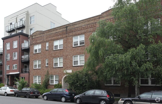 Primary Photo - Averill Apartments