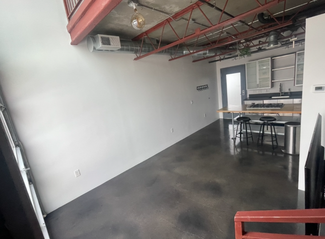 Building Photo - 360 W Broadway