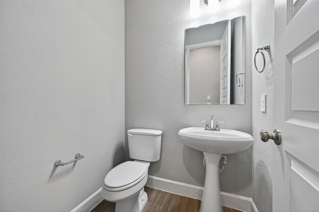 Building Photo - 15330 Legacy Pk Wy