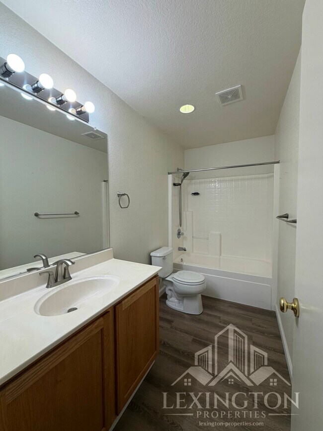 Building Photo - Pristine, single-story, 3bd/2ba, Home in Cameron Park!