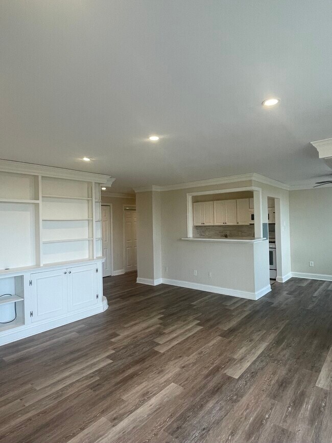 Building Photo - Parliament House Apts