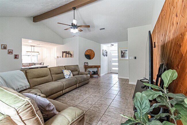 Building Photo - 21306 Castlemont Ln