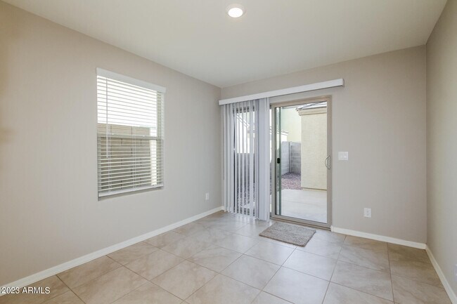 Building Photo - 3919 S 82nd Dr