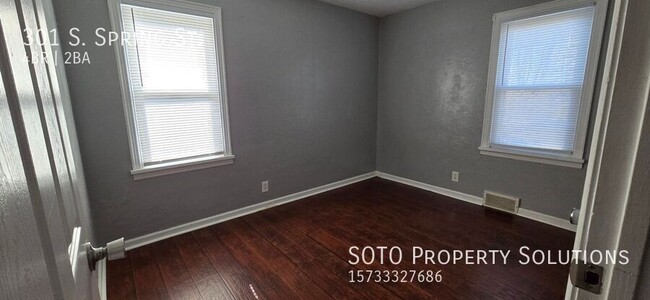 Building Photo - 4BD/2BA House