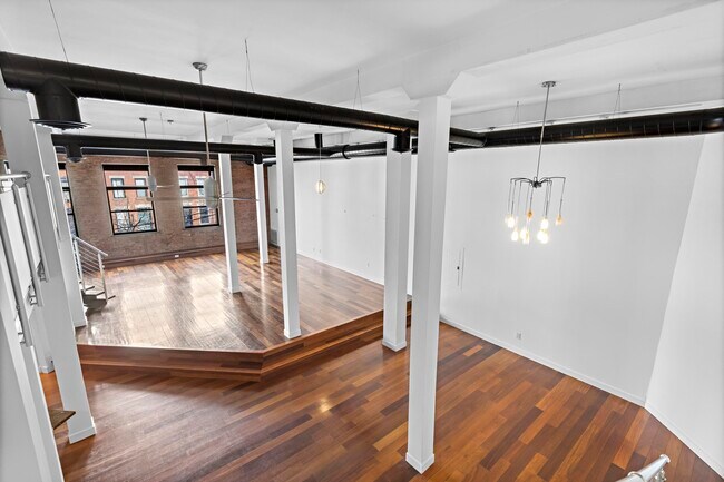 Building Photo - 299 Pavonia Ave
