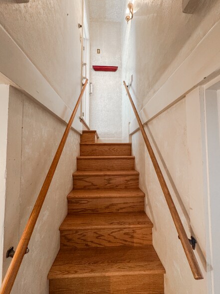 Building Photo - 835 Ouray Ave