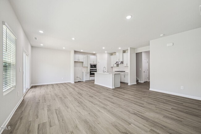 Building Photo - 721 Deschutes Dr