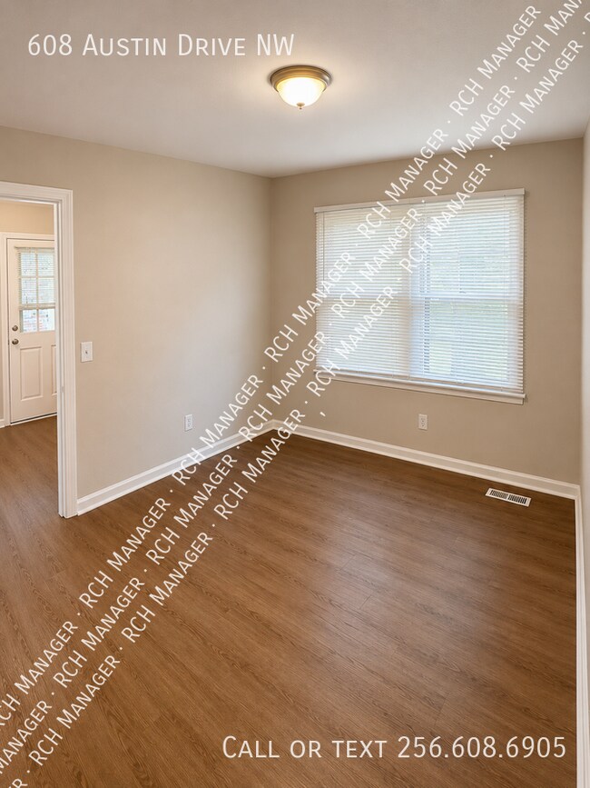 Building Photo - 608 Austin Dr NW