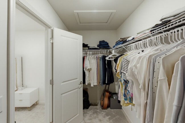 Building Photo - 8503 Rosehall Dr