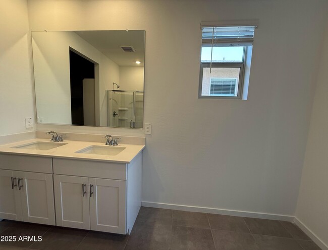 Building Photo - 3814 S 87th Dr