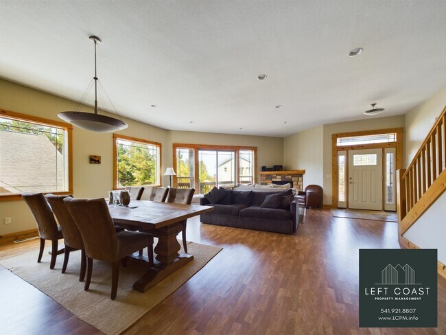 Building Photo - 798 SE 37th Ct