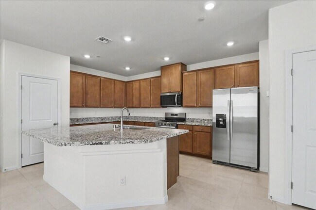 Building Photo - 72 Hornbeck Ln