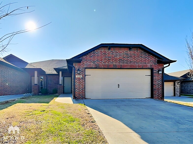 Building Photo - 1130 Merlin Dr