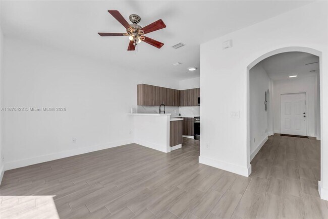 Building Photo - 3907 SW 155th Ave