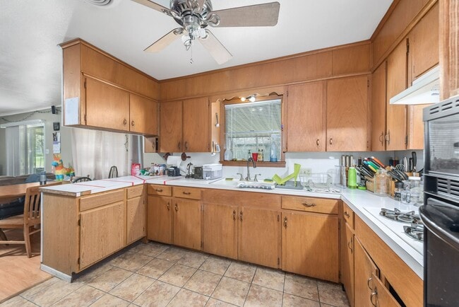 Building Photo - August Pre-Lease Available!! 3 Bed, 2 Bath with Huge Backyard and Covered Patio!