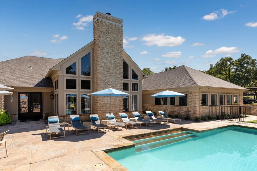 Building Photo - 165 Forestbrook Dr