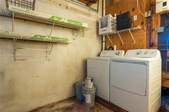 Building Photo - 5490 SW 57th Ave