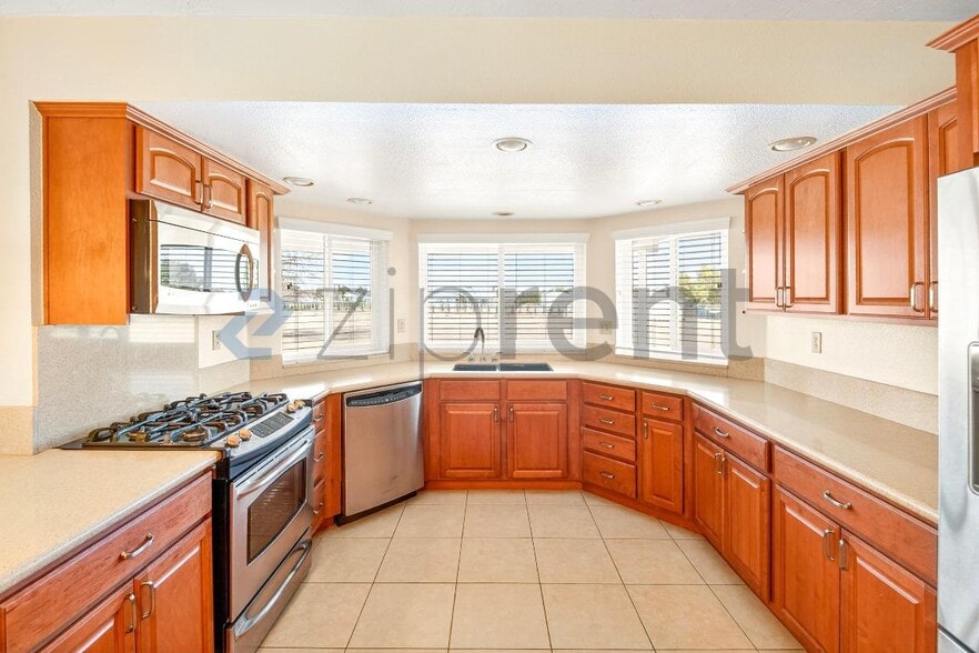 Building Photo - 15380 Mission St