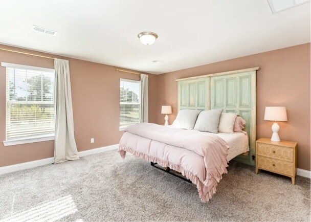 Building Photo - 241 River Rd