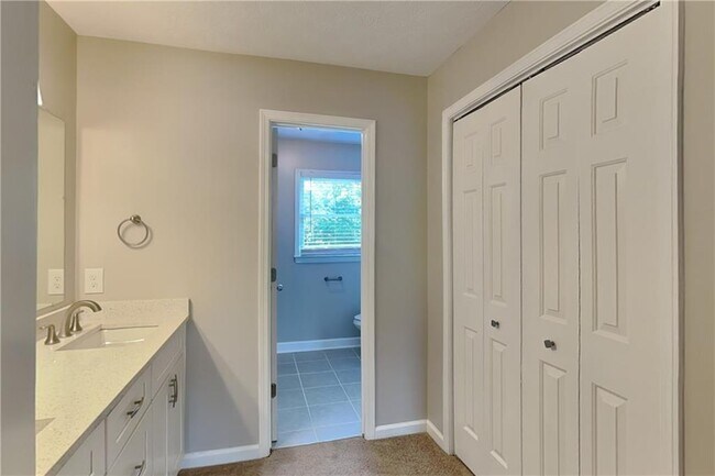 Building Photo - 2742 Bentwood Dr